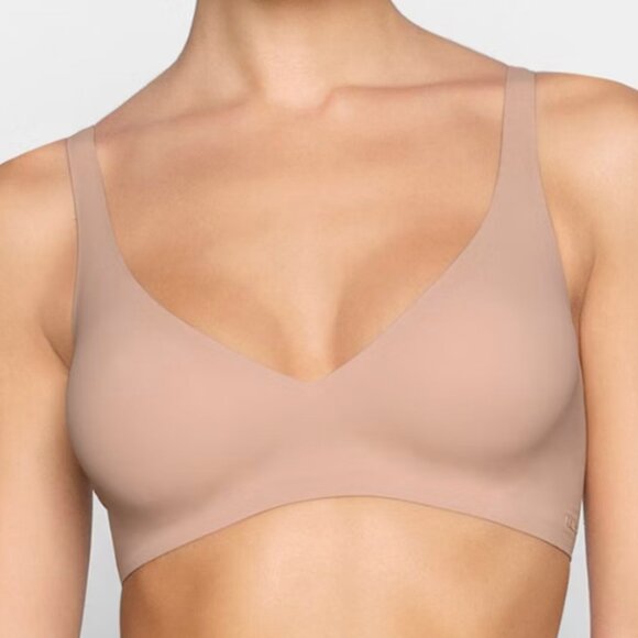 SKIMS Fits Everybody Crossover and Plunge Bralette - Set Of 2 - Xs NWT - Picture 7 of 8